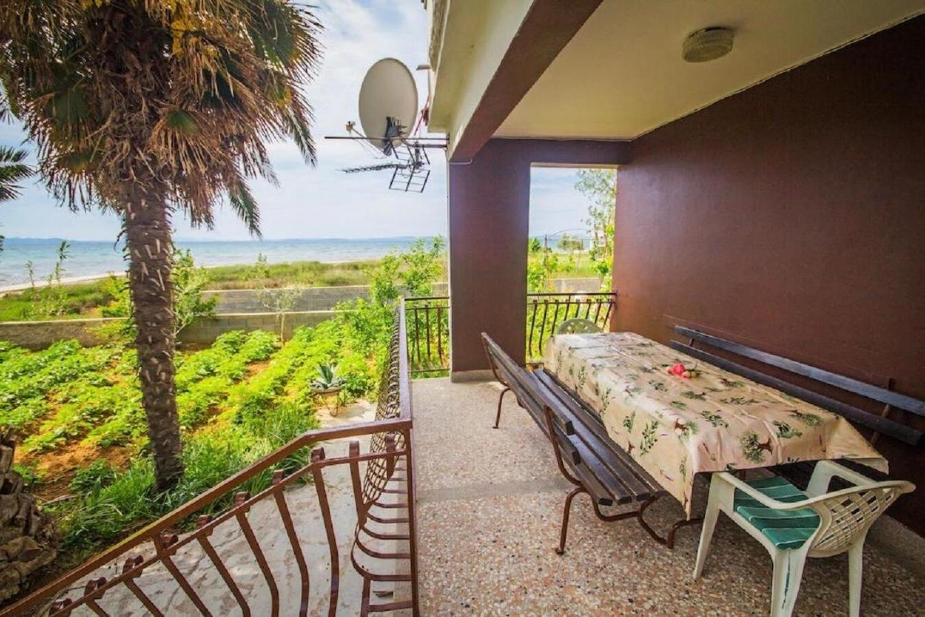 Apartments Teo Privlaka  Εξωτερικό φωτογραφία